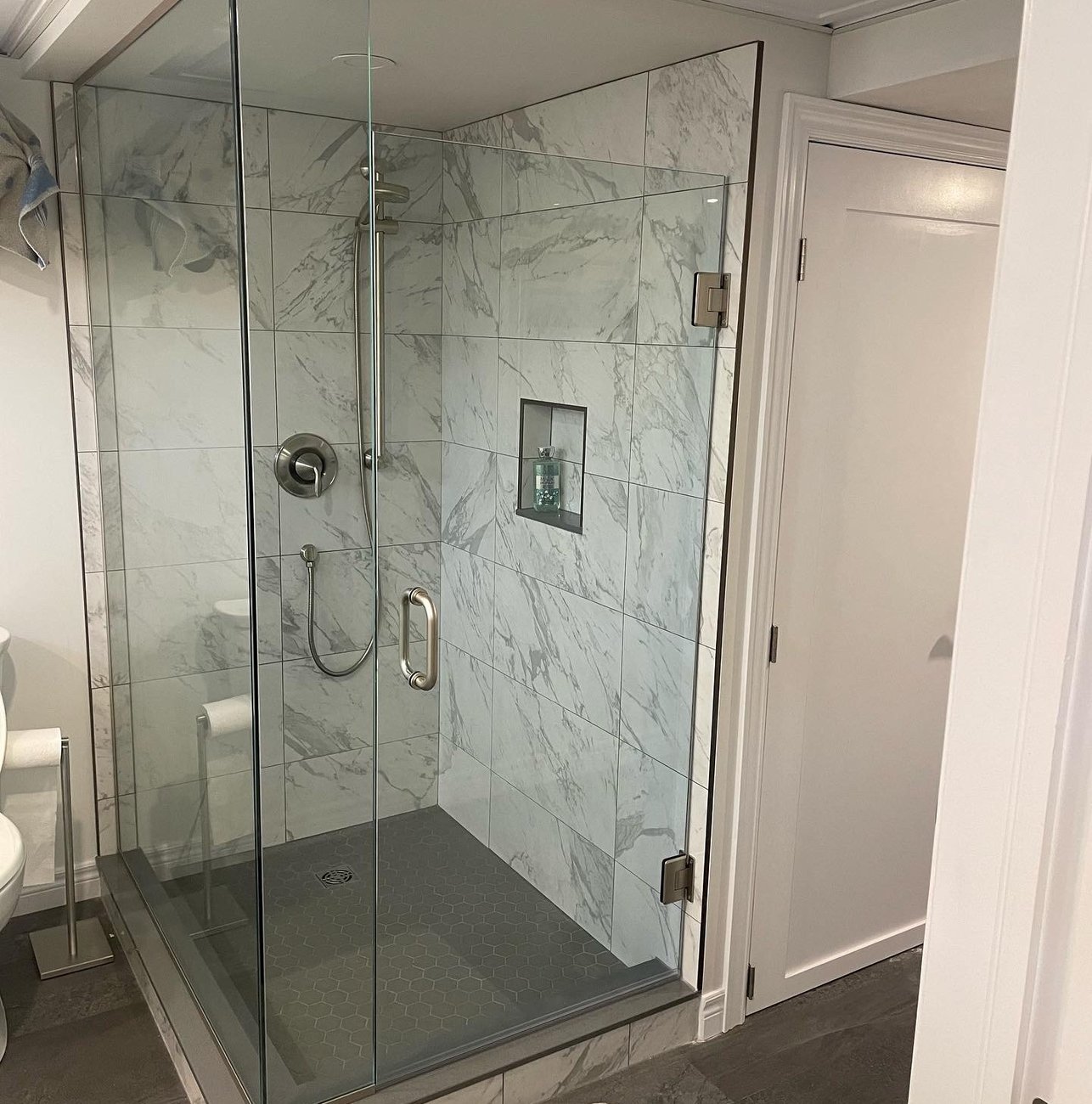 bathroom renovation by Baird Construction serving Burgessville, Ontario