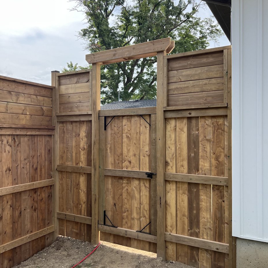 Custom fence and gate installation